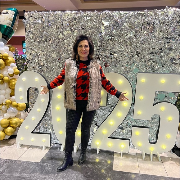 Meet your Posher, Fashion - Picture 2 of 2